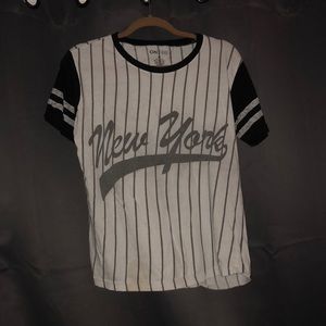 Baseball tee